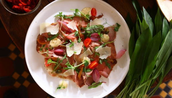 Carpaccio z pieczonego rostbefu